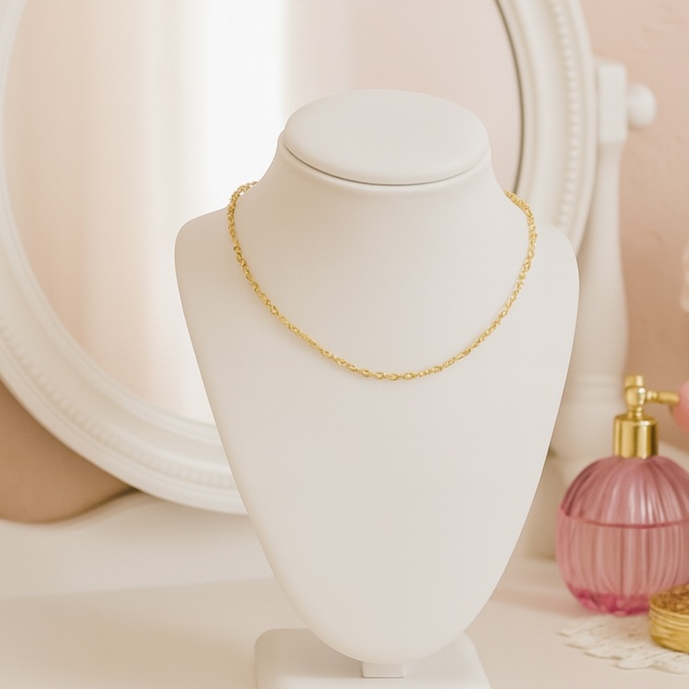 Elegant Gold Chain Necklace